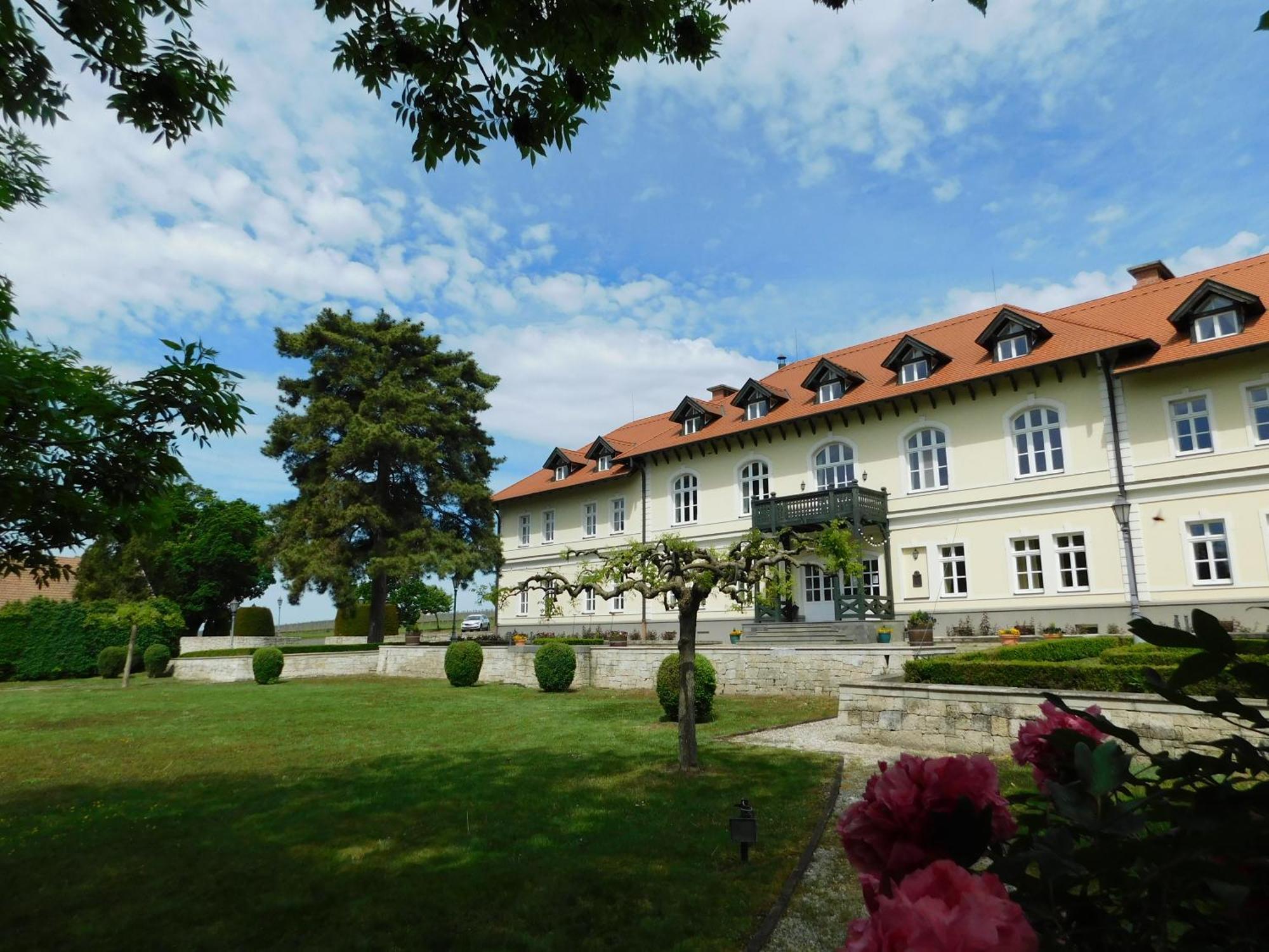Castle Hotel Grof Degenfeld Superior Торцол Екстер'єр фото