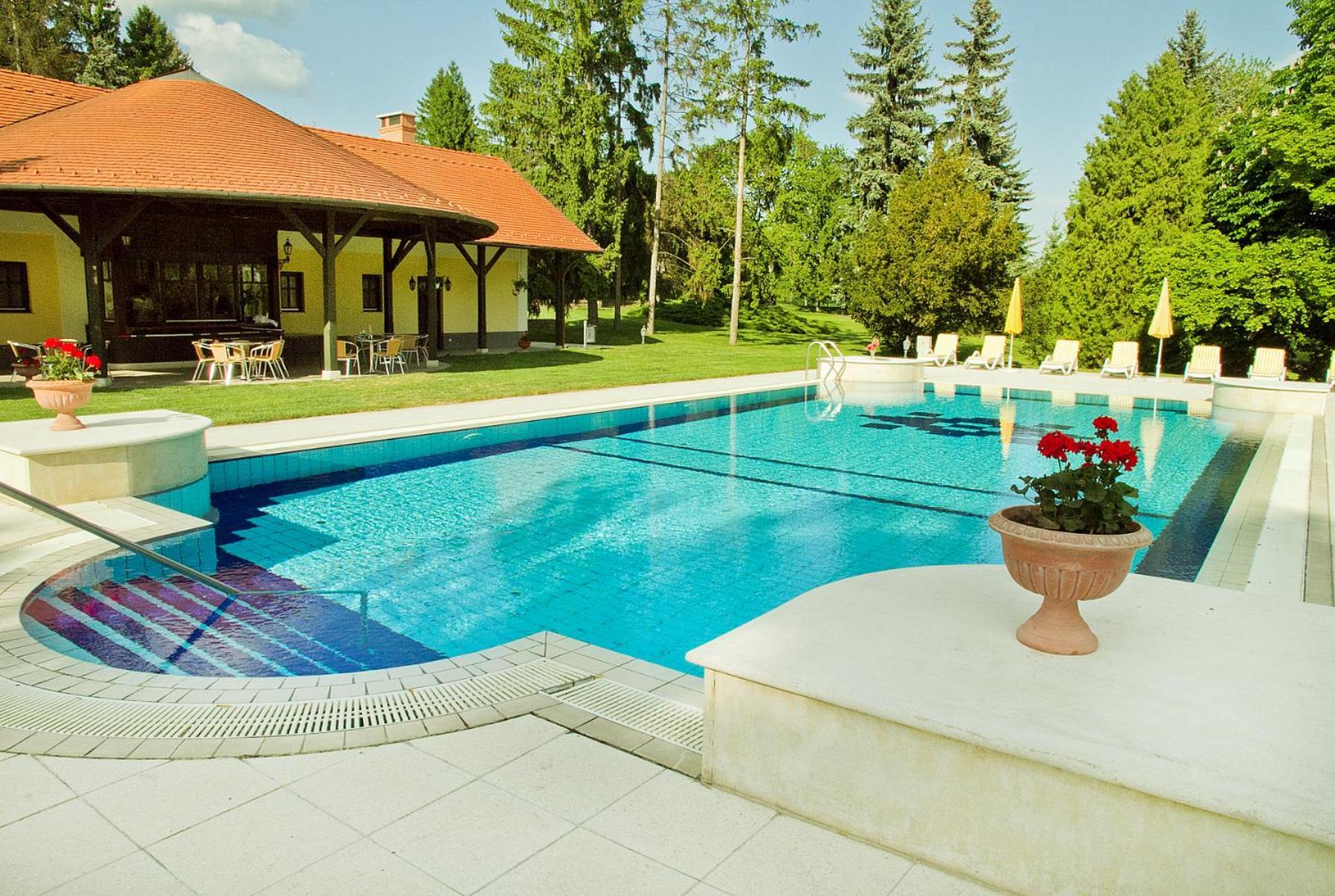 Castle Hotel Grof Degenfeld Superior Торцол Екстер'єр фото