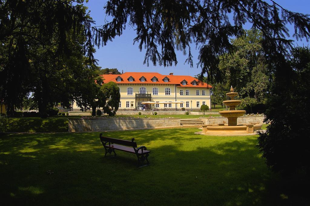Castle Hotel Grof Degenfeld Superior Торцол Екстер'єр фото